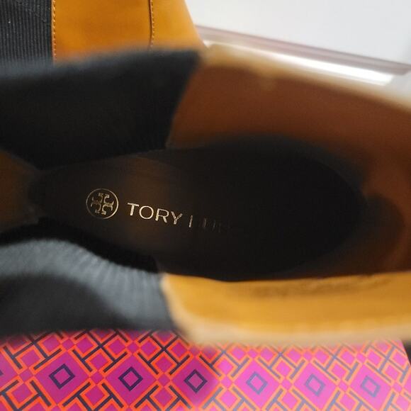NEW Tory Burch Chelsea Ankle Boots Sz 8 Leather Slip On Camel Brown Comfort - Picture 11 of 12
